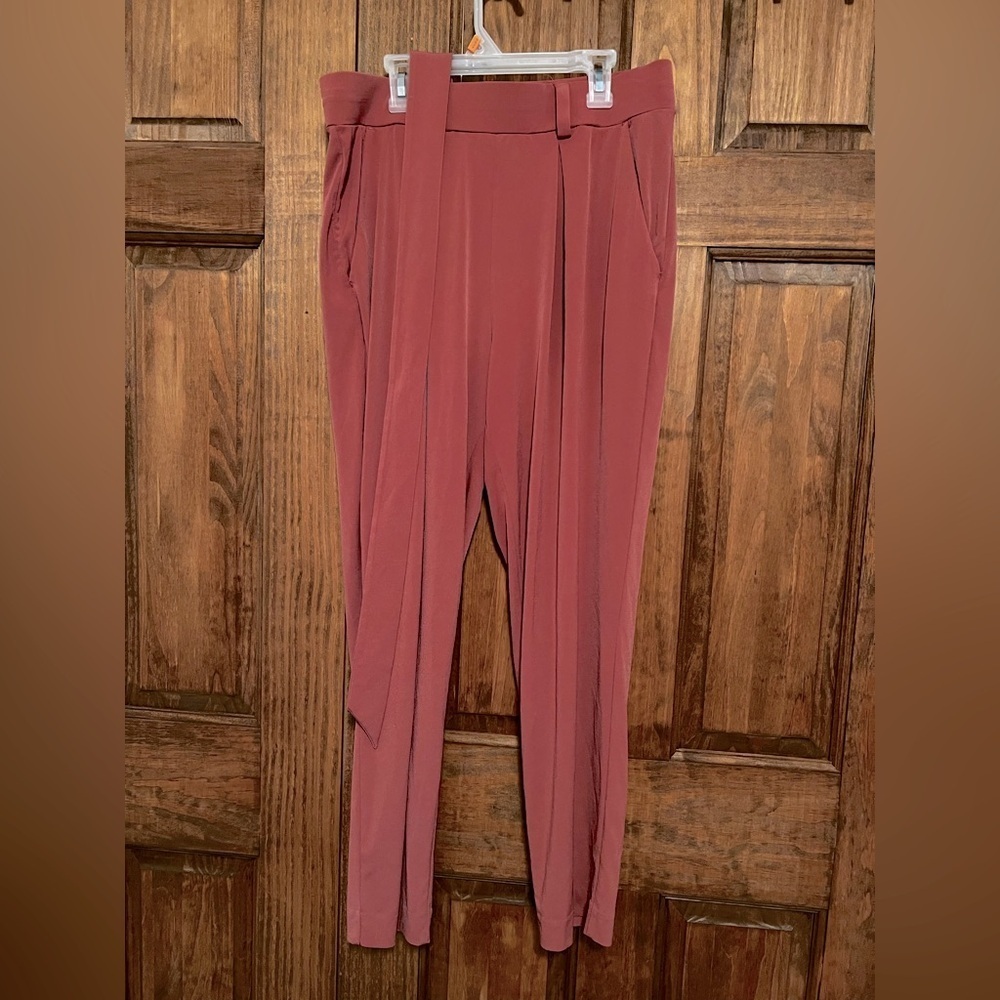 Express Women’s High Waisted Cropped Ankle Pink Pants Size Medium